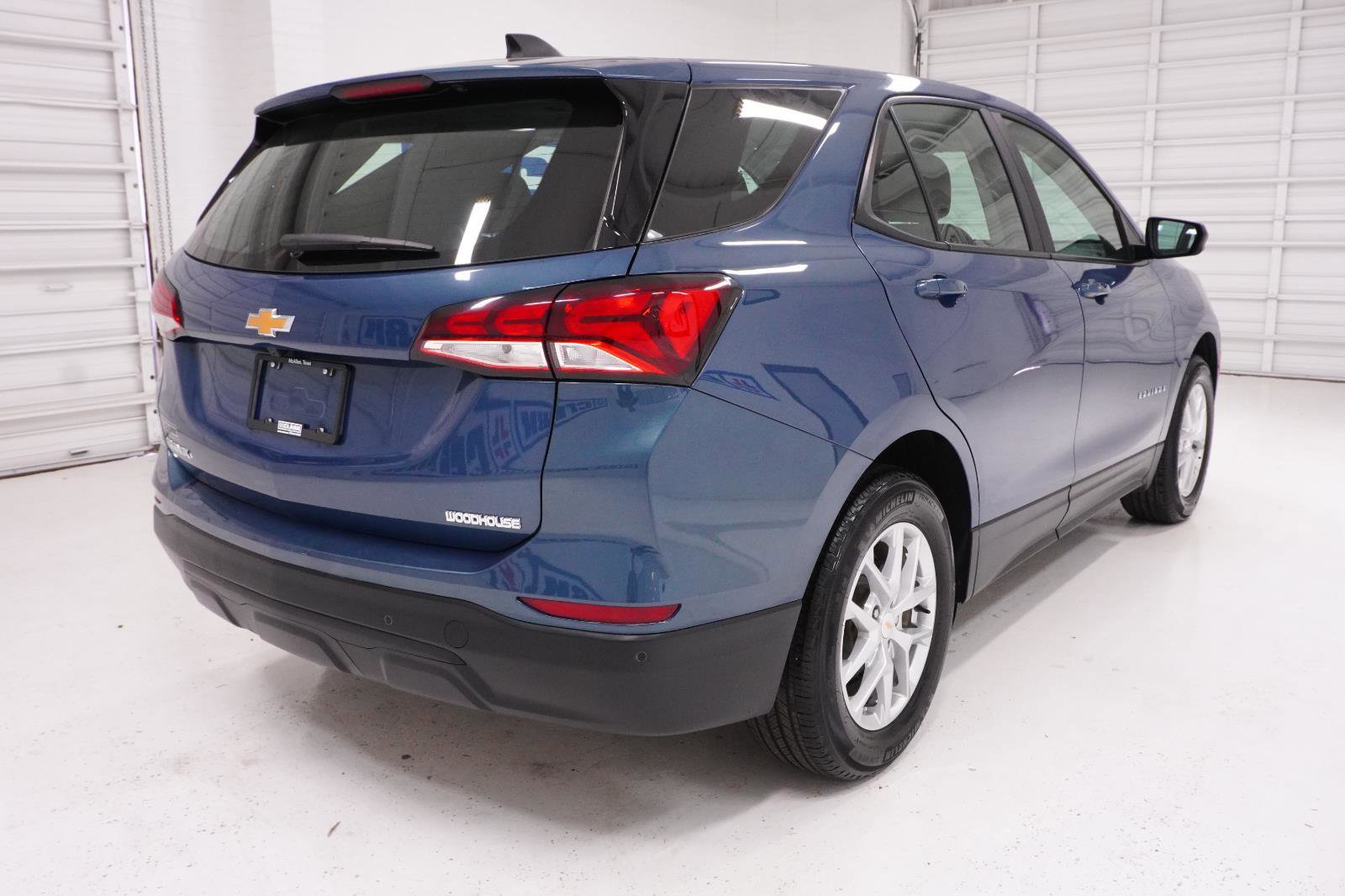 Used 2024 Chevrolet Equinox LS w/ Driver Confidence II Package image 5