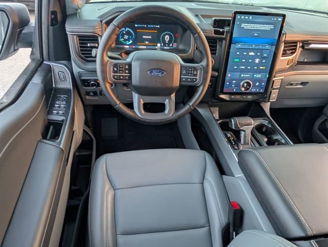 Used 2025 Ford F150 Lightning Flash image 9