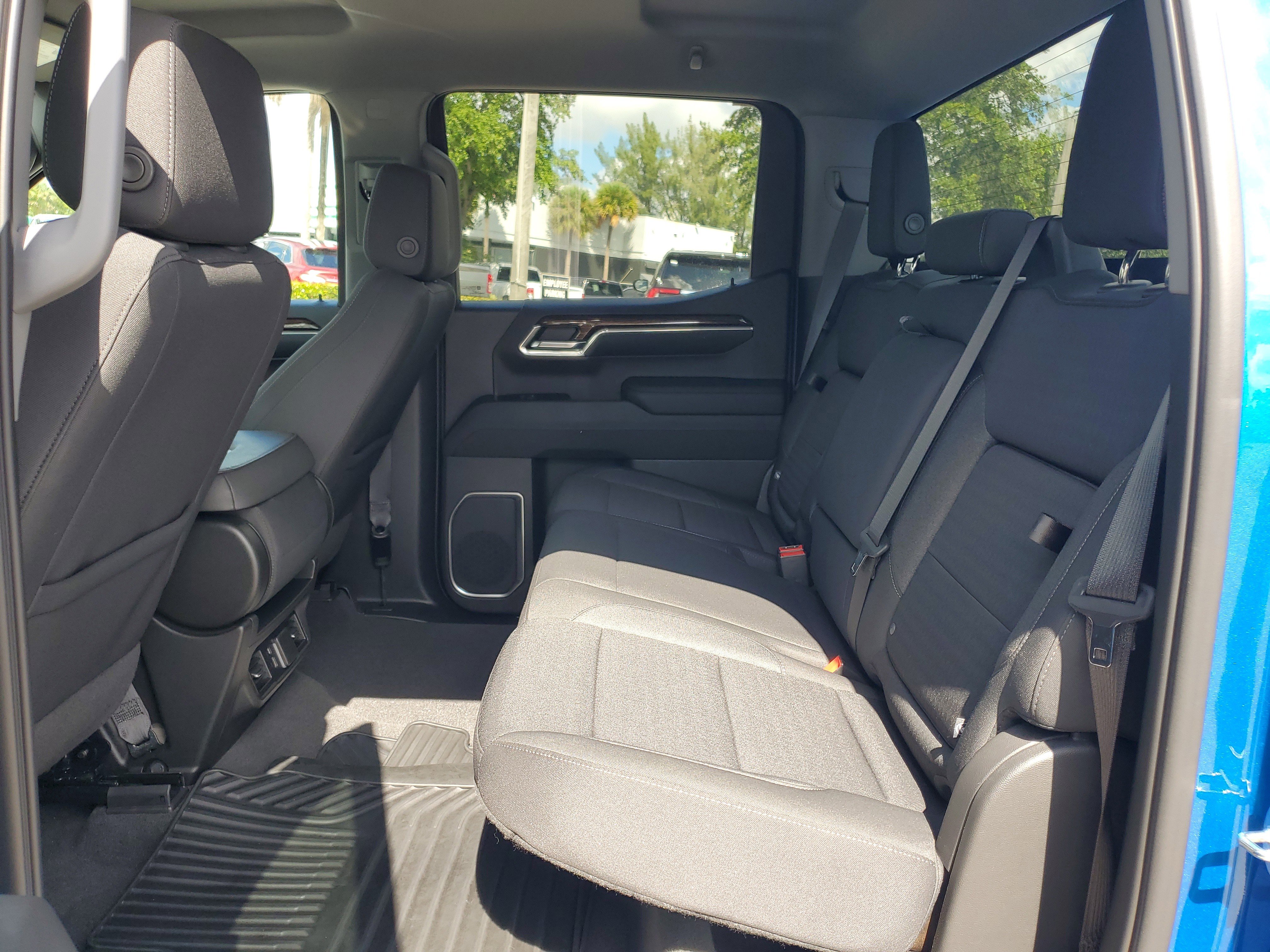 Used 2023 GMC Sierra 1500 Elevation image 13