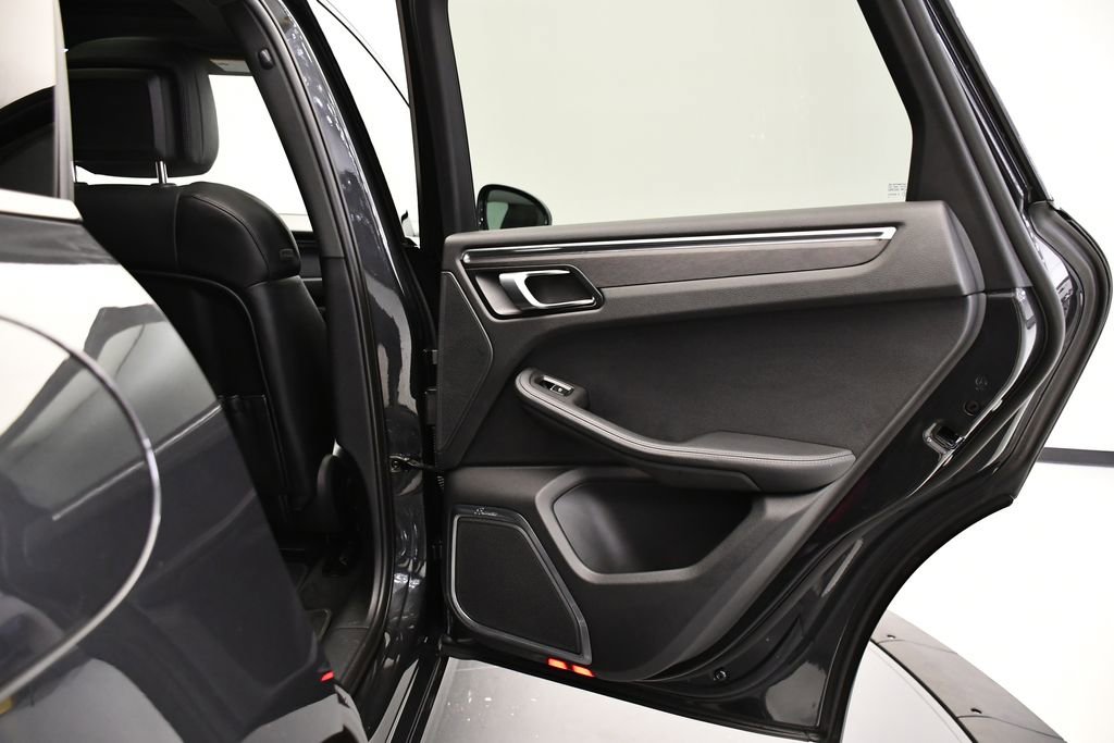 Certified 2024 Porsche Macan GTS image 53