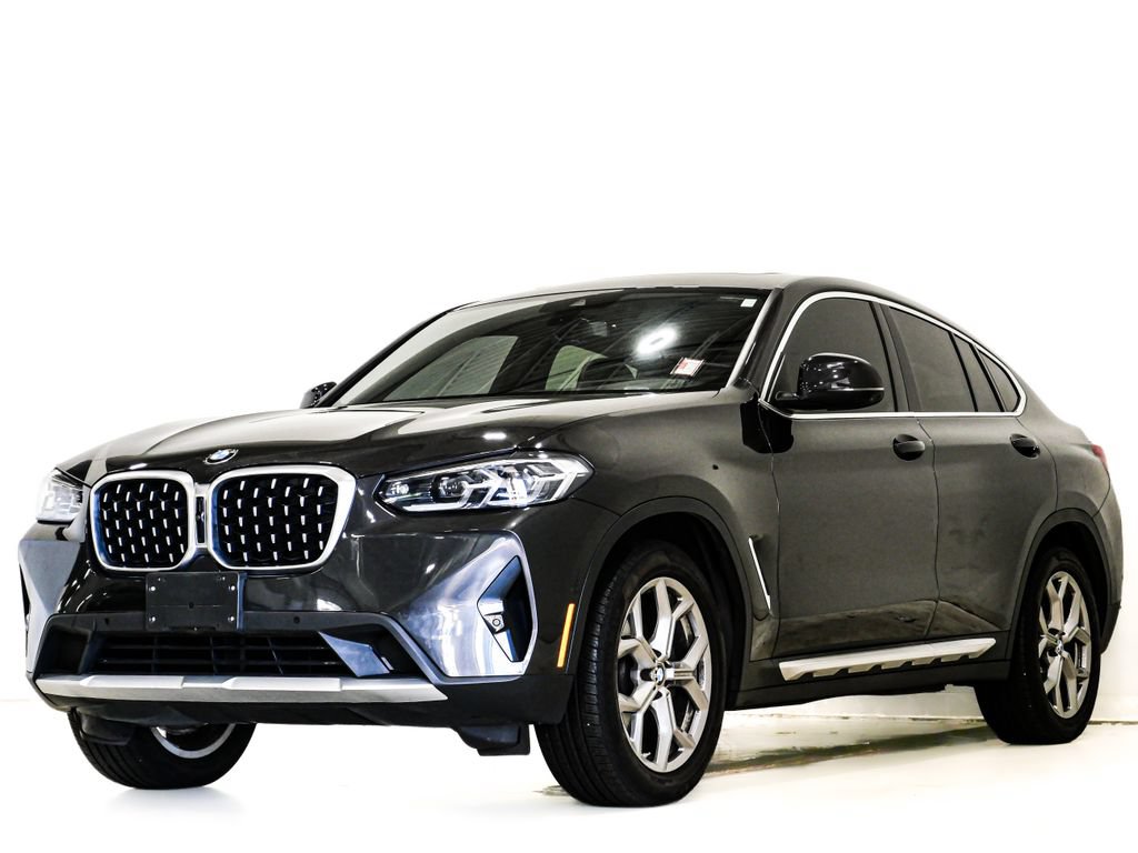Used 2024 BMW X4 xDrive30i w/ Parking Assistance Package AWD/4WD image 3