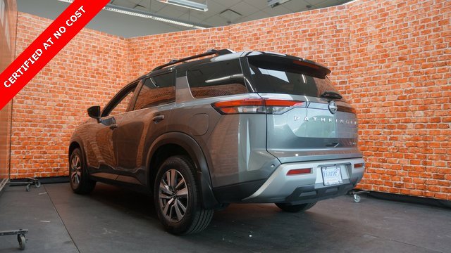 Used 2022 Nissan Pathfinder SL image 5