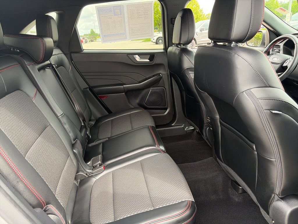 Used 2024 Ford Escape ST-Line w/ Tech Pack #1 AWD/4WD image 31