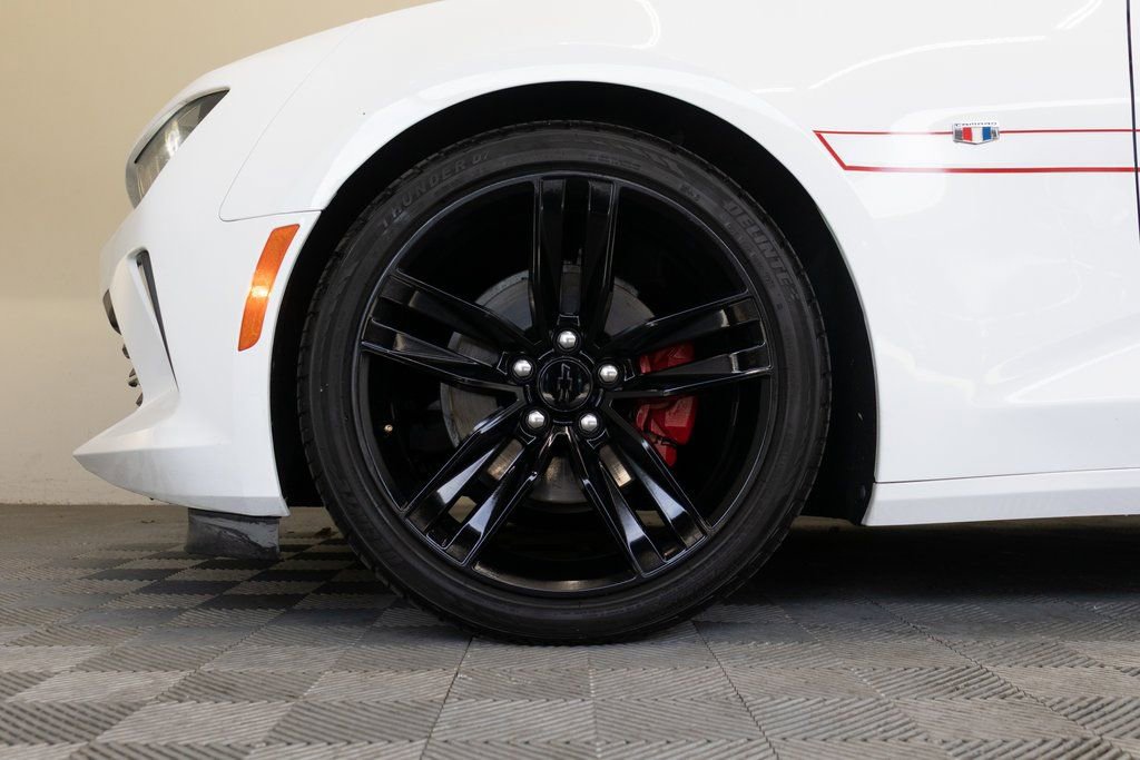 Used 2017 Chevrolet Camaro LT image 9