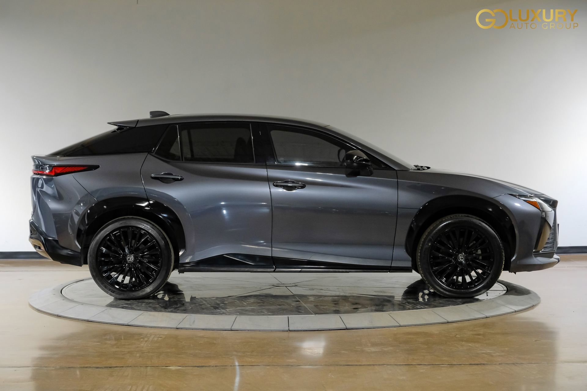 Used 2023 Lexus RZ 450e Premium w/ Accessory Package (2T) image 9