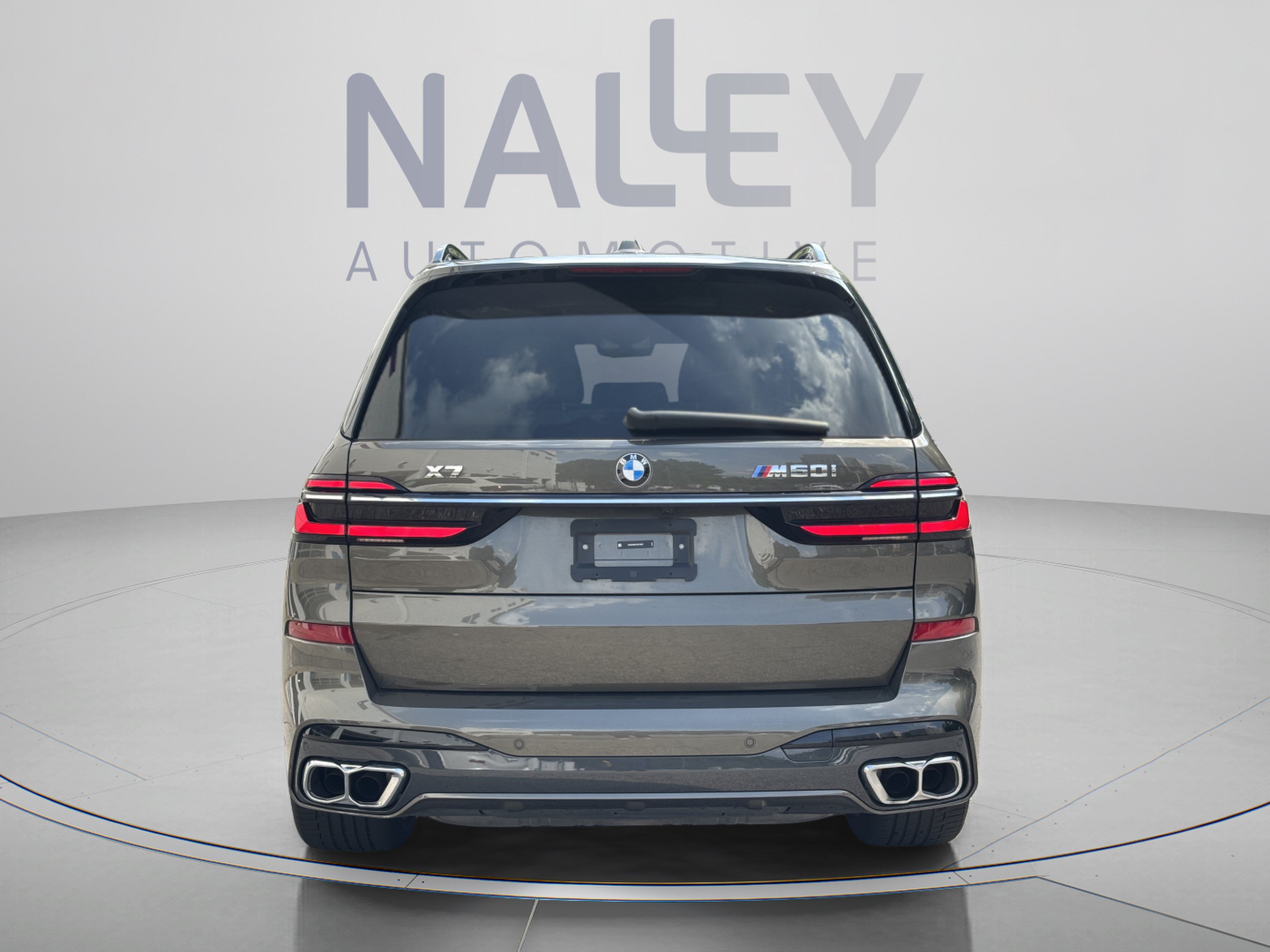 Certified 2026 BMW X7 M60i AWD/4WD image 3