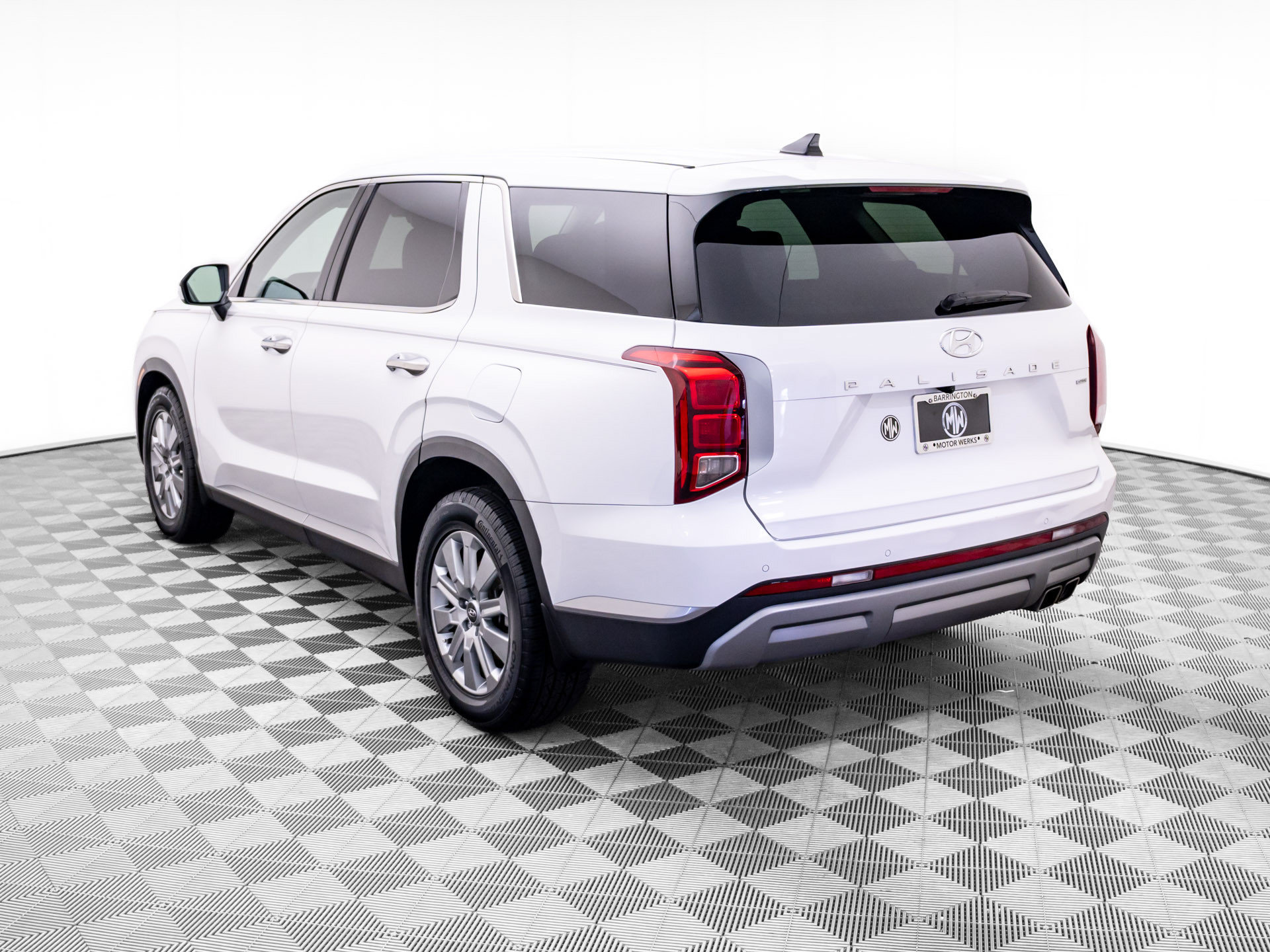 Used 2023 Hyundai Palisade SE w/ Cargo Package AWD/4WD image 3