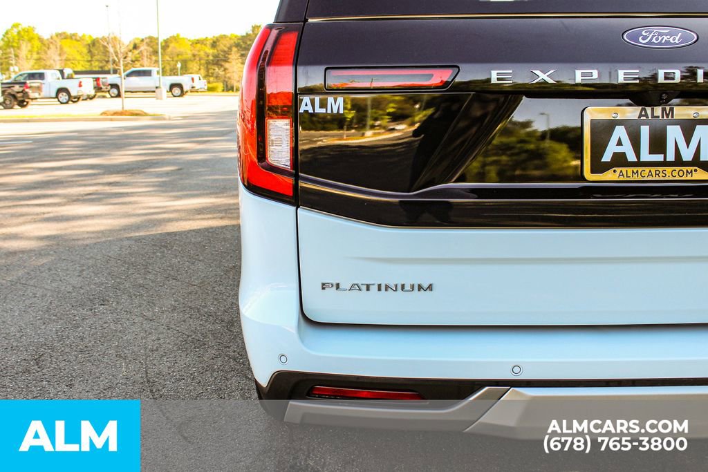 Used 2025 Ford Expedition Max Platinum AWD/4WD image 13