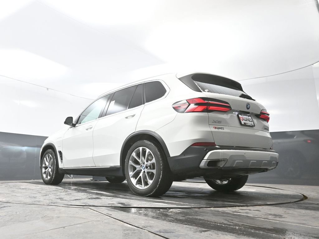 Used 2025 BMW X5 xDrive50e image 51