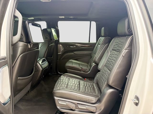 Used 2023 Cadillac Escalade ESV Sport Platinum AWD/4WD image 22