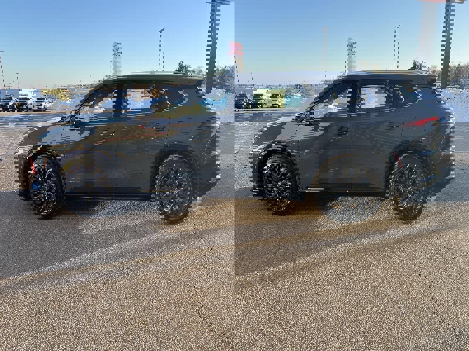 Used 2025 Toyota Crown Signia Limited w/ Advanced Technology Package image 8