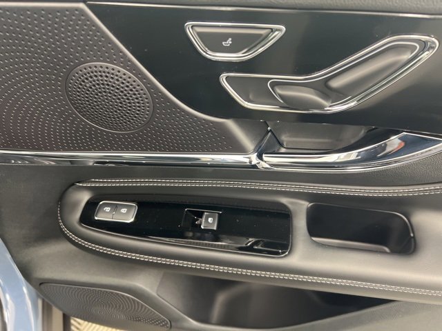 Certified 2025 Lincoln Corsair AWD image 24