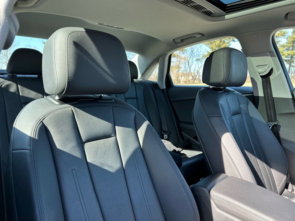 Used 2018 Audi A4 2.0T Premium image 25