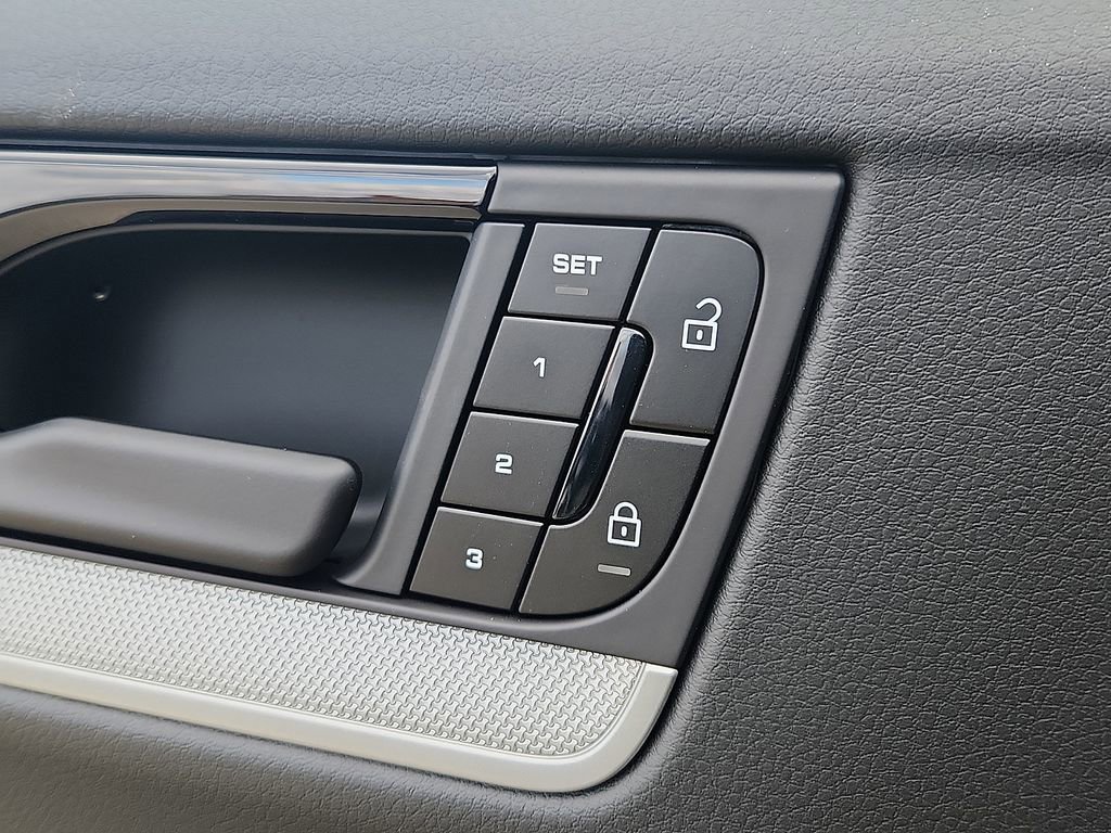 New 2026 Porsche Cayenne E-Hybrid image 20