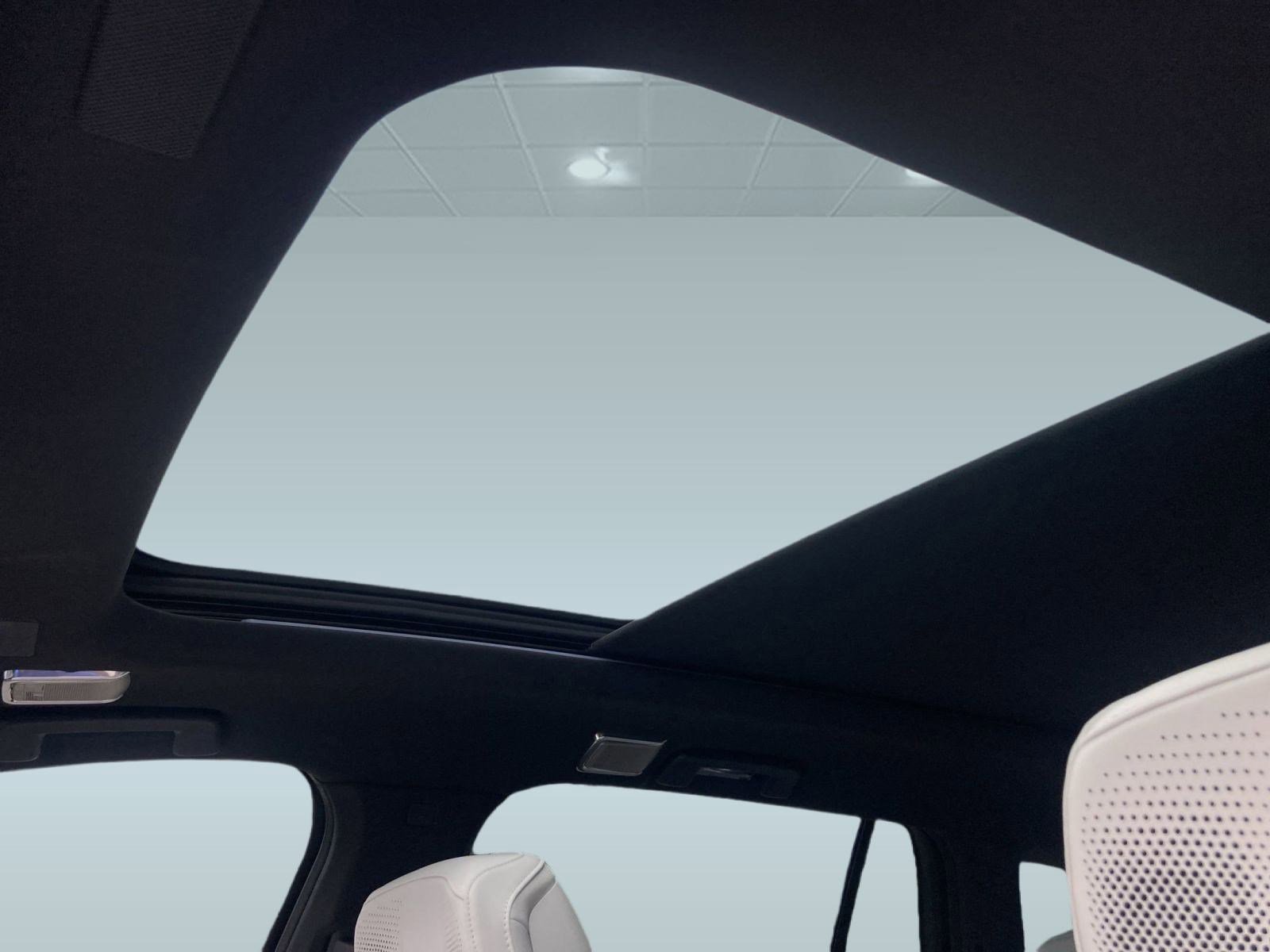 New 2026 Cadillac Vistiq Luxury image 12