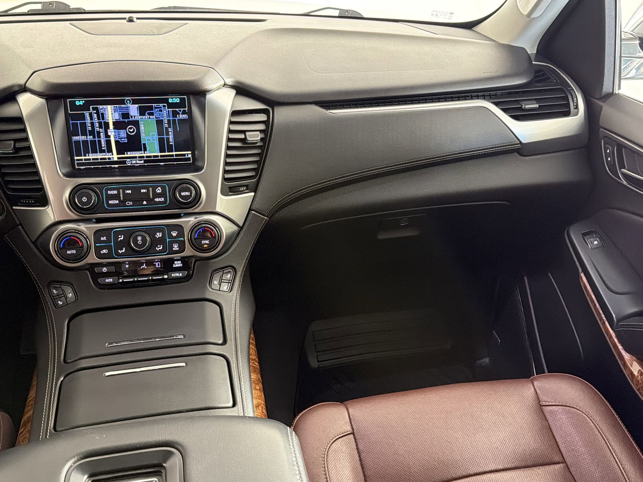 Used 2019 Chevrolet Suburban Premier w/ Premier Plus Edition AWD/4WD image 29