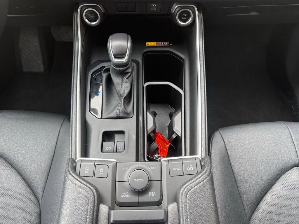 Used 2025 Toyota Grand Highlander AWD image 18