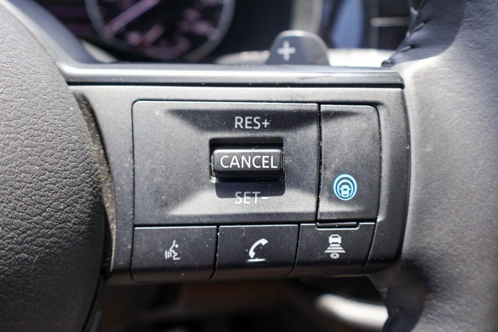 Used 2024 Nissan Pathfinder SV AWD/4WD image 14