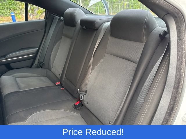 Used 2015 Dodge Charger SE RWD image 19