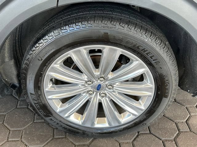 Used 2024 Ford Explorer Limited w/ Limited Technology Package AWD/4WD image 6