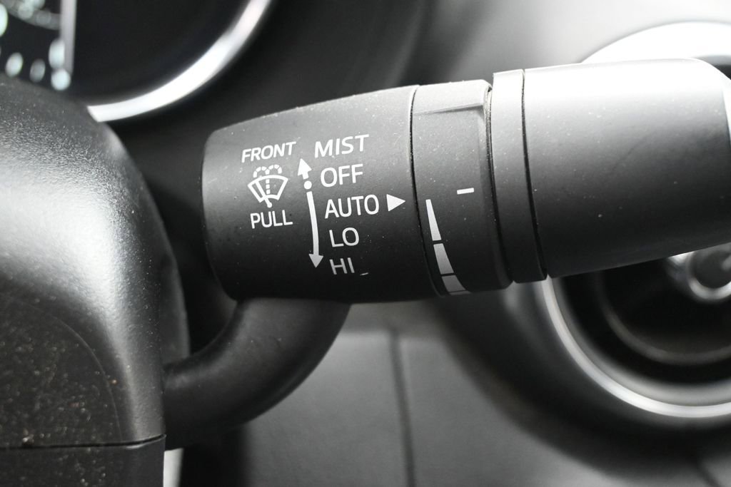 Used 2021 MAZDA MX-5 Miata Grand Touring RWD image 15