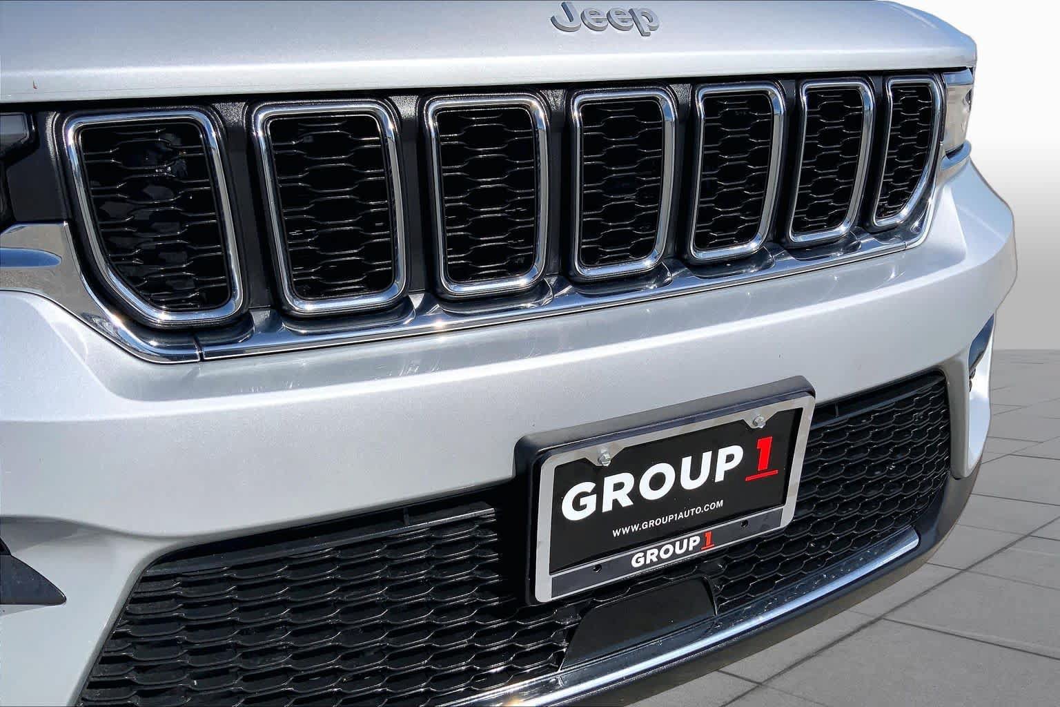 Used 2025 Jeep Grand Cherokee Laredo w/ MOPAR Finishing Package RWD image 29