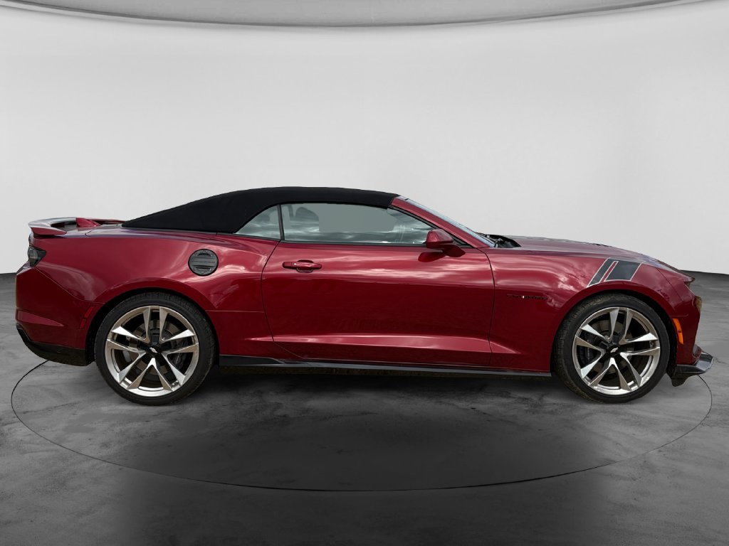 Used 2021 Chevrolet Camaro SS w/ Wild Cherry Design Package 2 RWD image 11