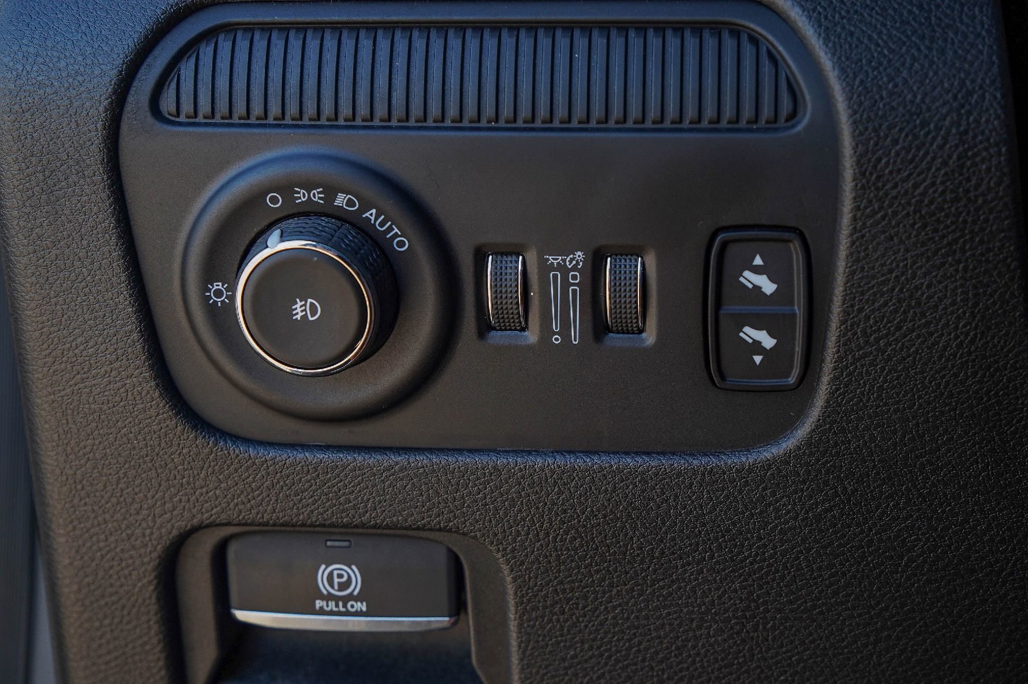 Used 2024 Jeep Wagoneer Series II w/ Flexible Seating Group image 20