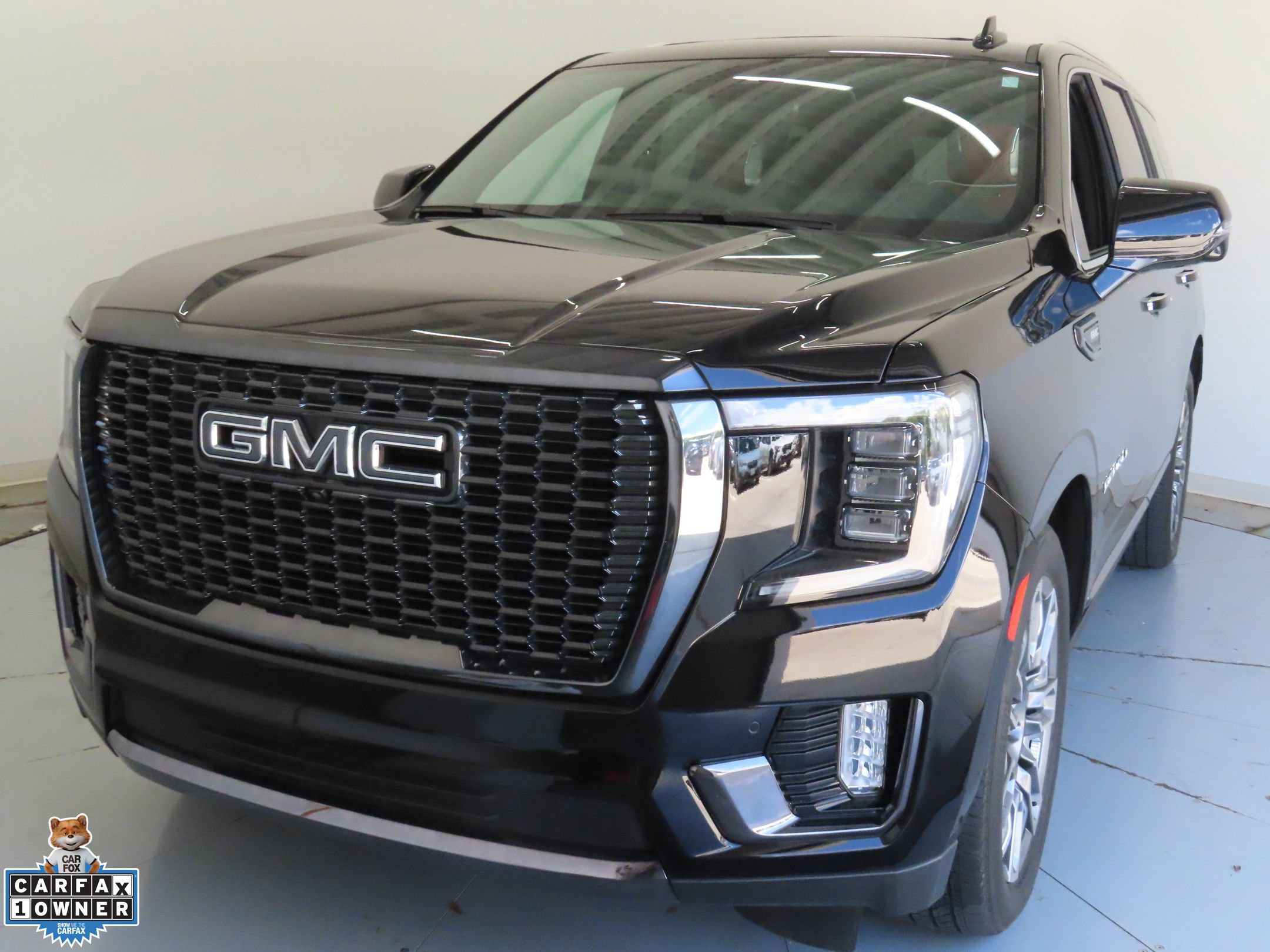 Used 2024 GMC Yukon Denali Ultimate AWD/4WD image 8