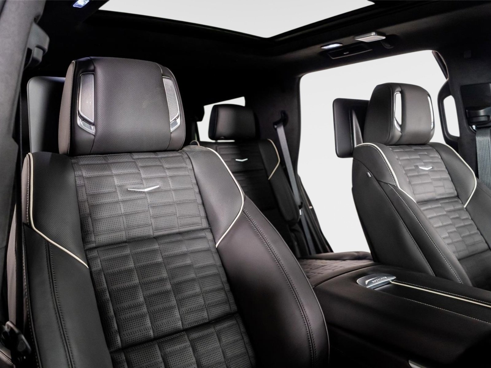 Used 2026 Cadillac Escalade V w/ LPO, Floor Liner Package image 32