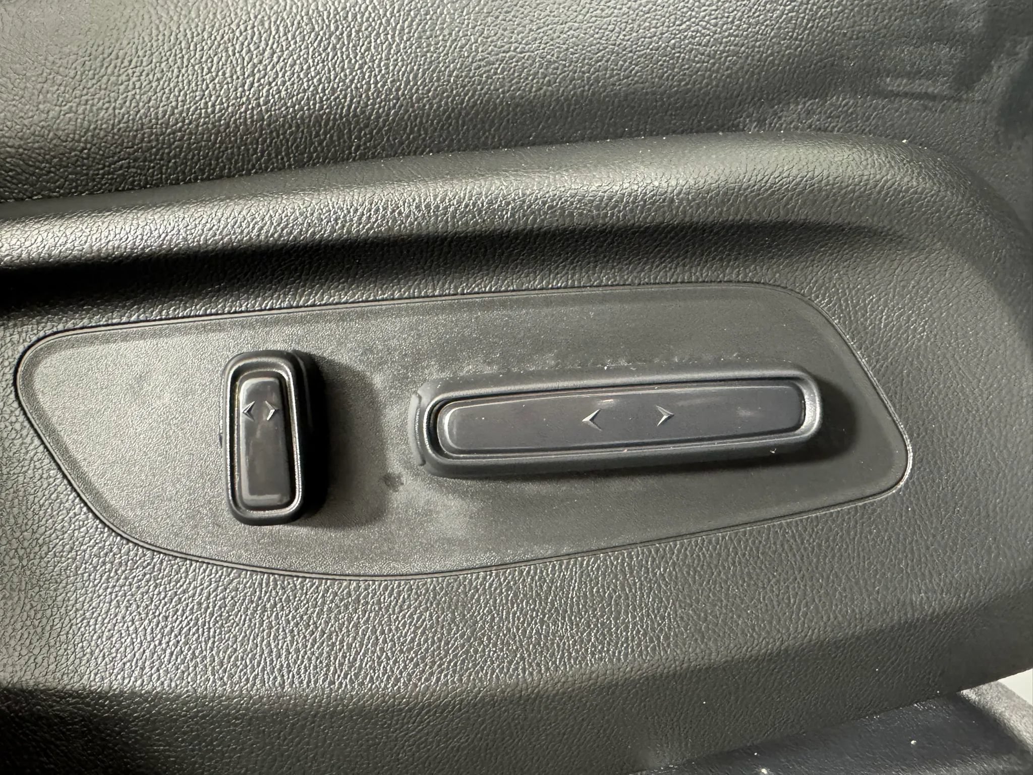 Used 2025 Honda CR-V EX-L image 36