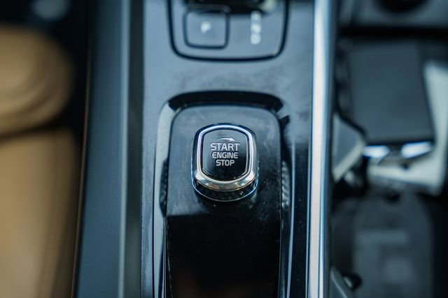 Used 2023 Volvo XC60 B5 Ultimate w/ Climate Package image 26