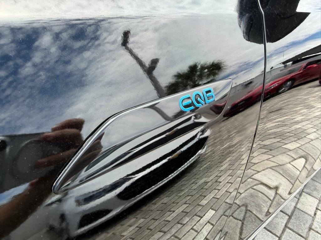 Used 2022 Mercedes-Benz EQB 350 4MATIC image 5