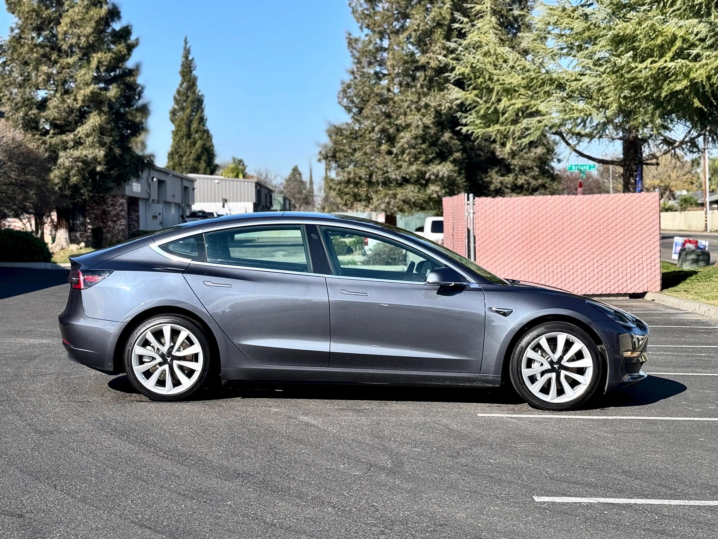 Used 2020 Tesla Model 3 Long Range image 2