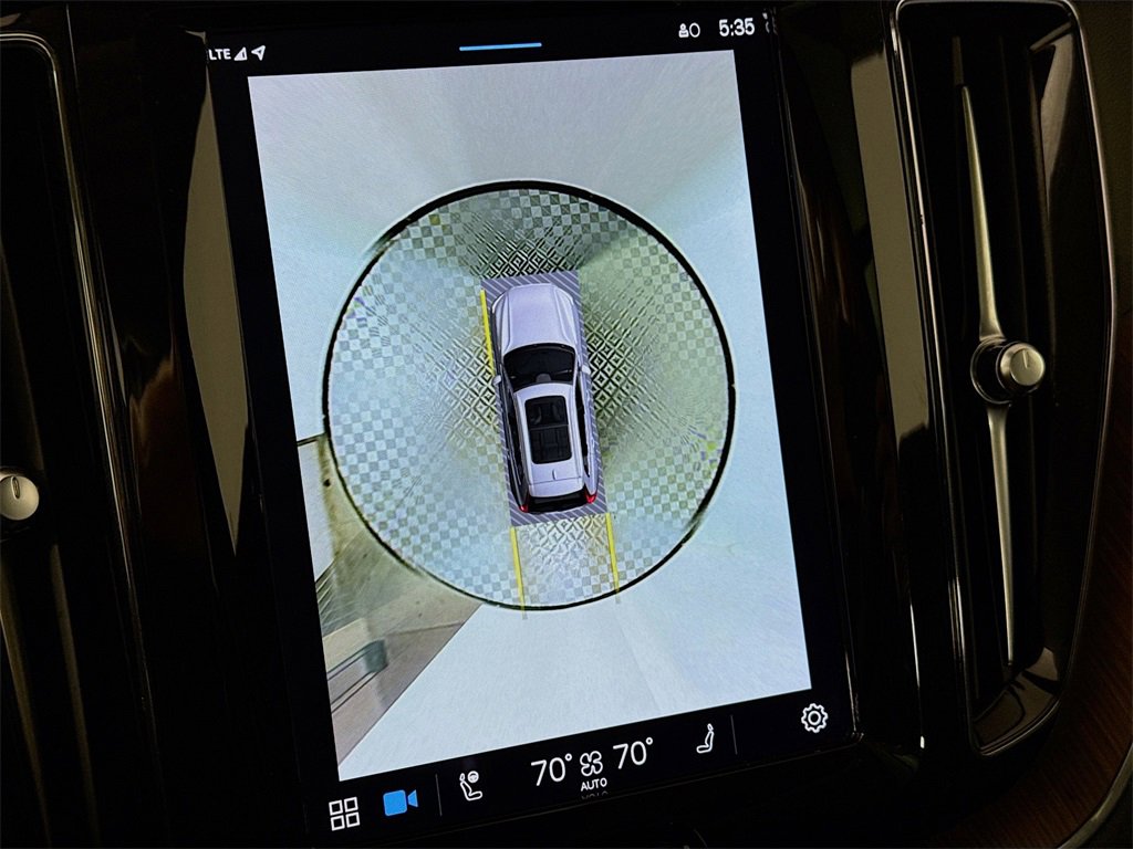 Used 2023 Volvo XC60 T8 Plus image 15