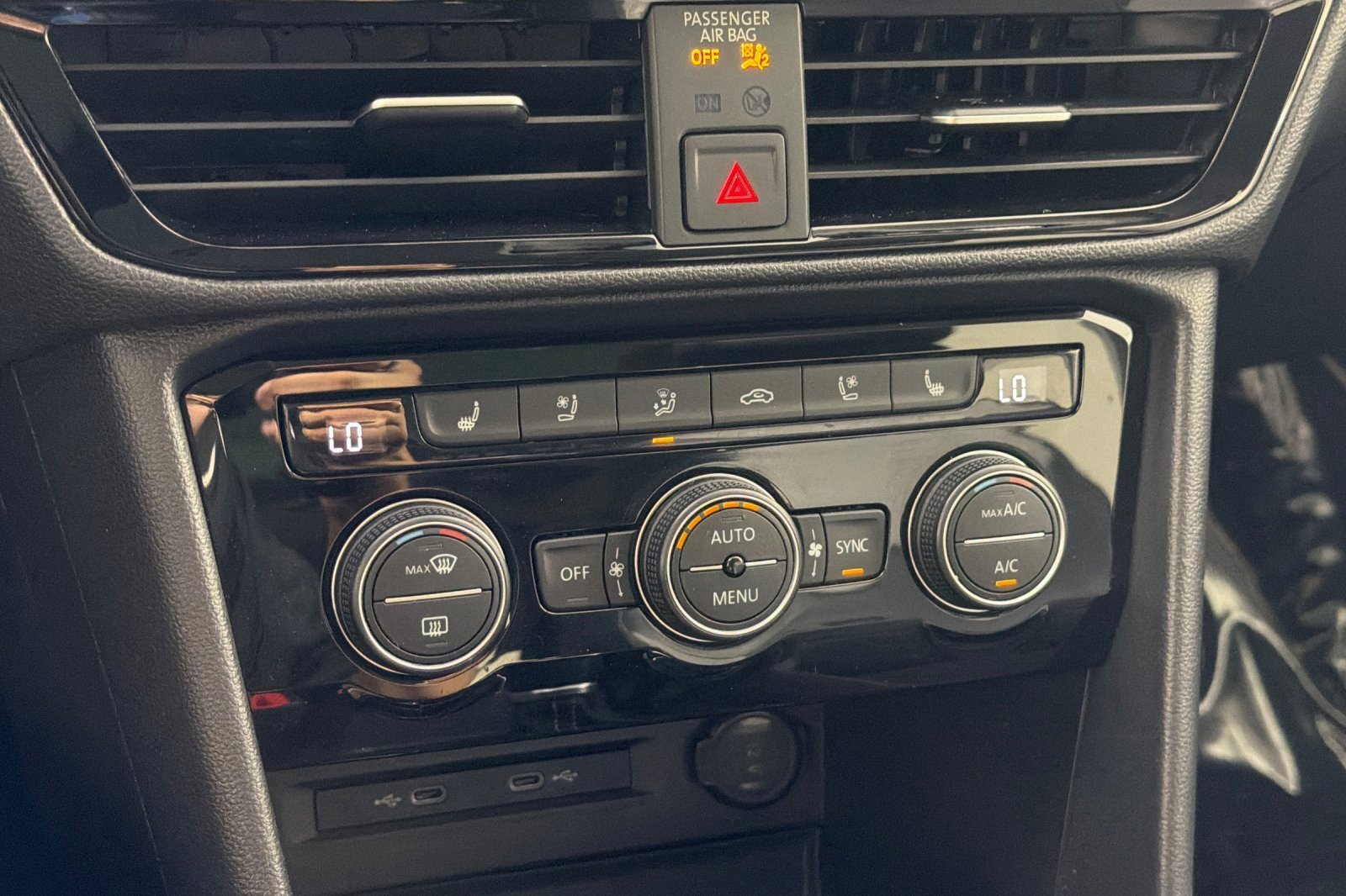 Used 2022 Volkswagen Taos SEL w/ Panoramic Sunroof Package image 20