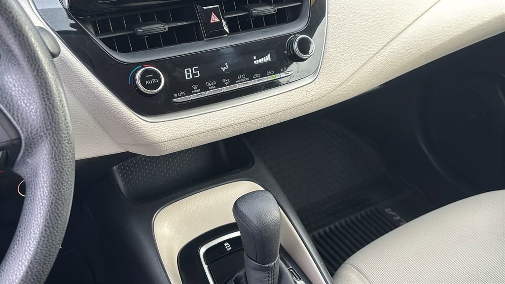 Used 2021 Toyota Corolla LE image 20