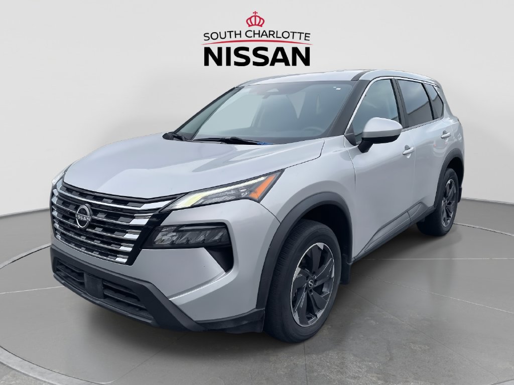Used 2024 Nissan Rogue SV FWD image 3