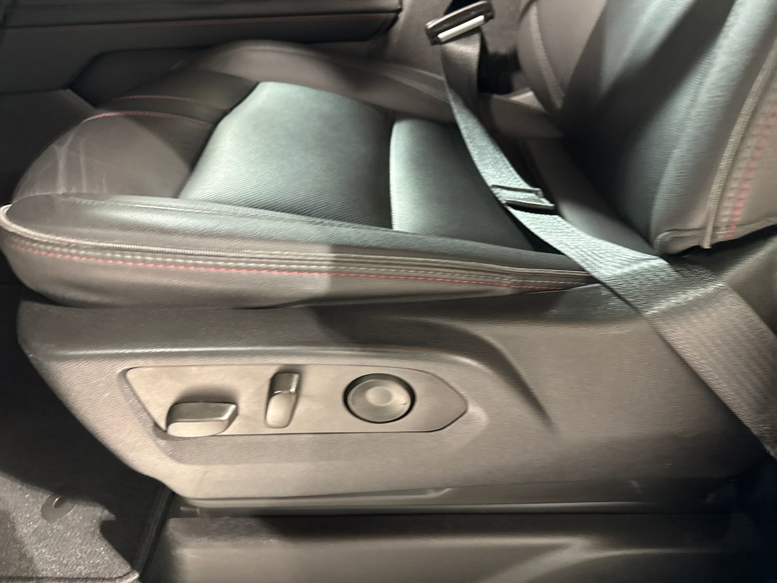 Used 2022 Chevrolet Tahoe RST w/ Luxury Package image 23