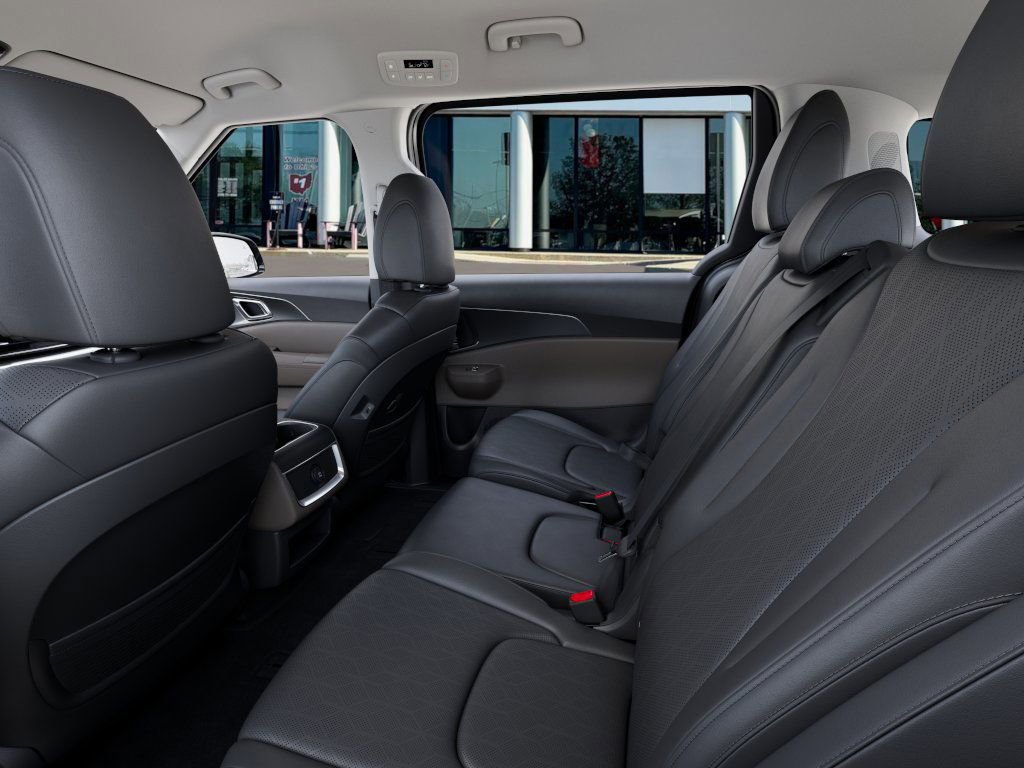 New 2026 Kia Carnival LXS image 18