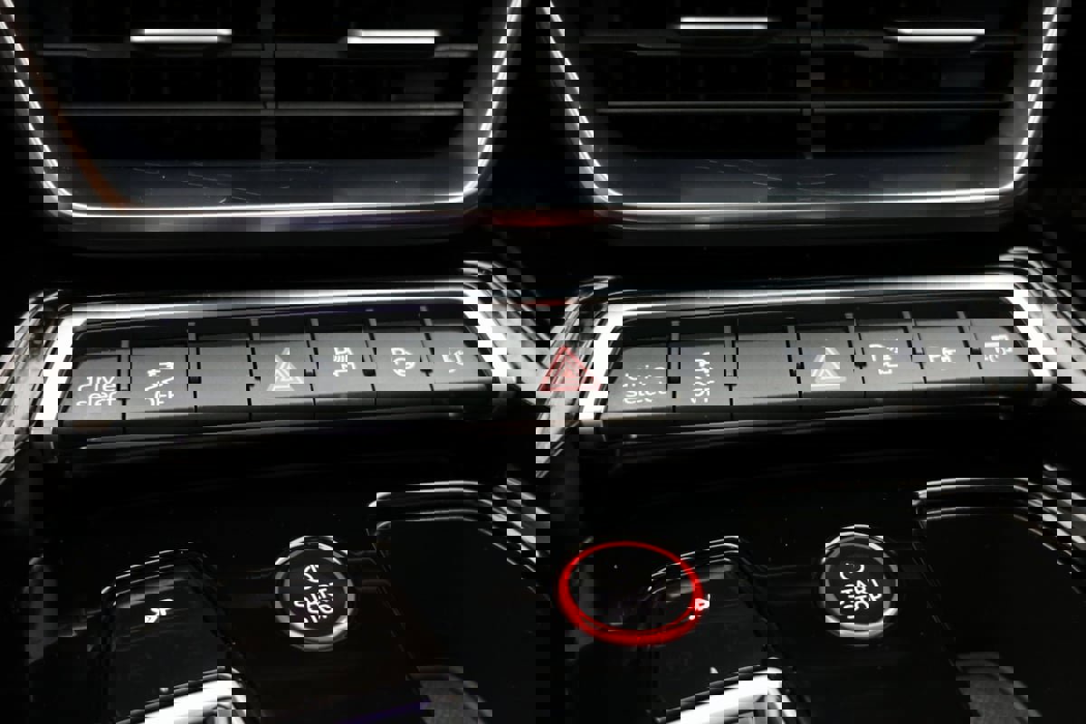 Used 2022 Audi e-tron GT Prestige image 32