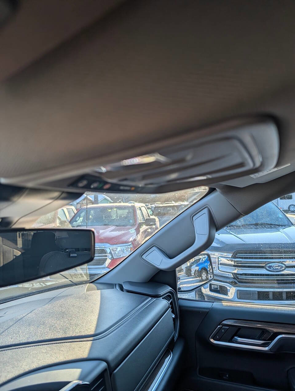 Used 2025 Chevrolet Silverado 1500 LT image 24