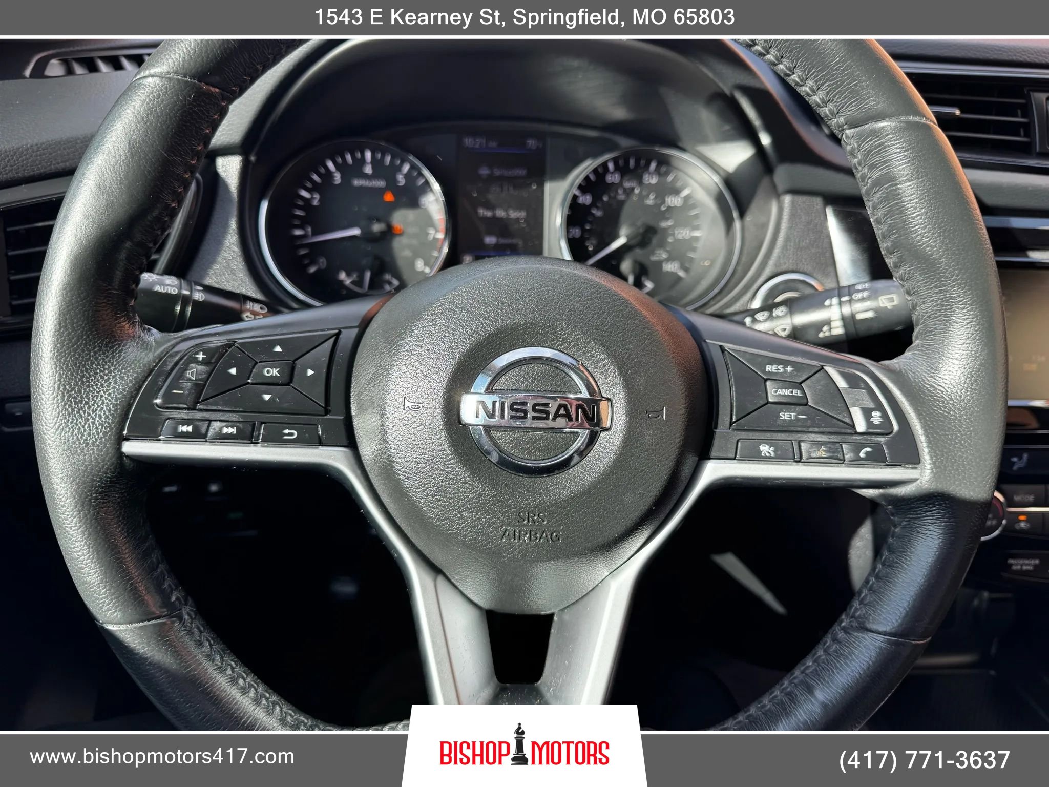 Used 2018 Nissan Rogue SV w/ Premium Package image 17