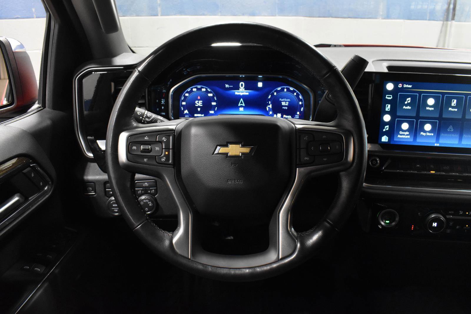 Used 2022 Chevrolet Silverado 1500 LT AWD/4WD image 9