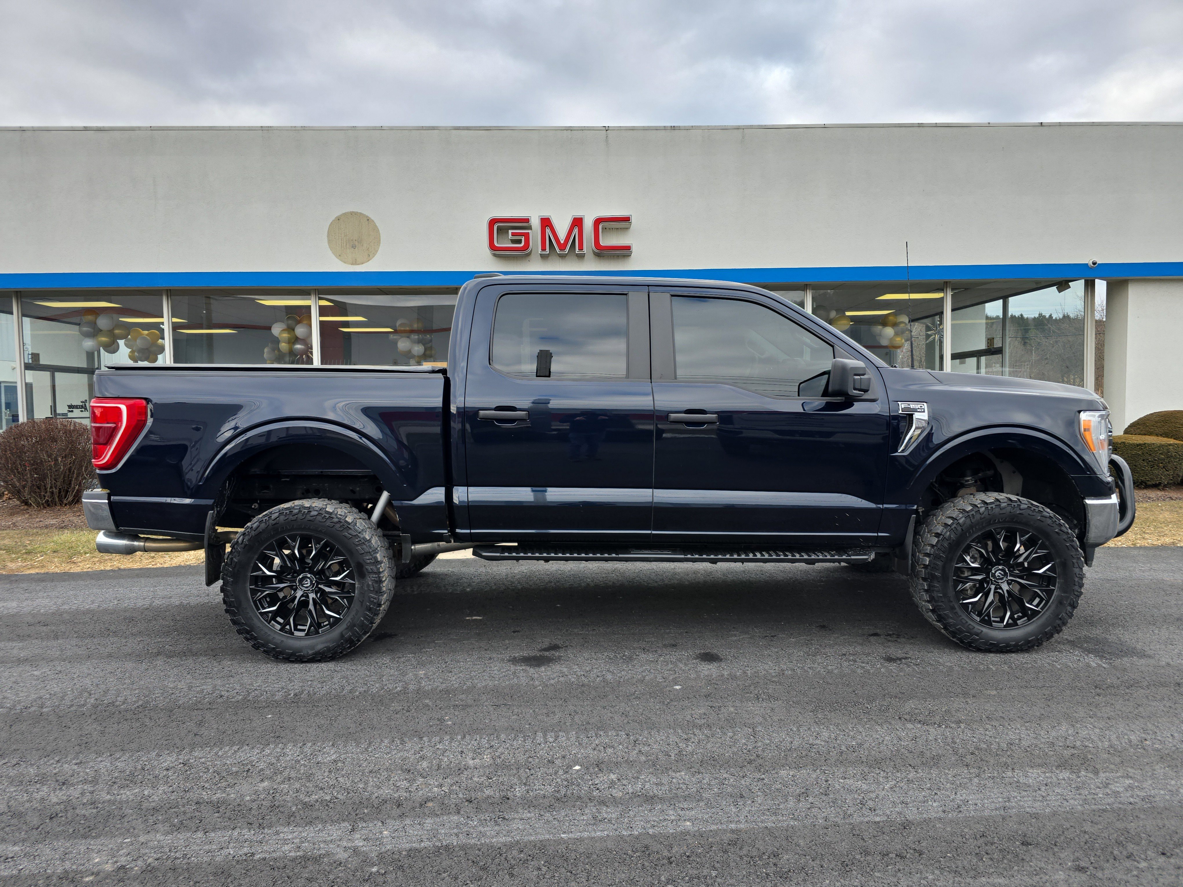 Used 2022 Ford F150 XLT image 2