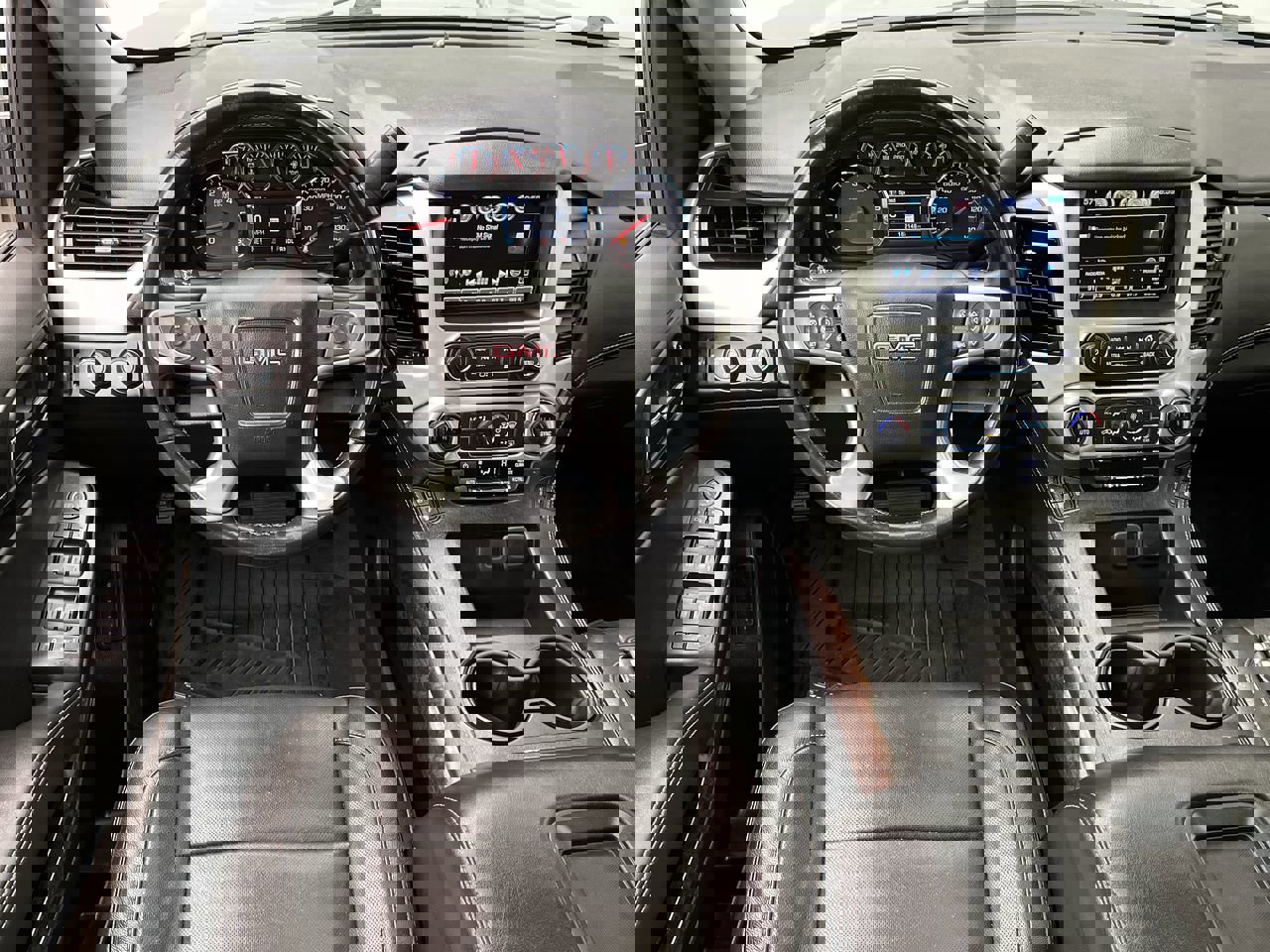 Used 2020 GMC Yukon XL SLT w/ Premium Edition image 16