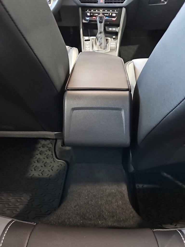 Used 2025 Volkswagen Jetta SE image 18