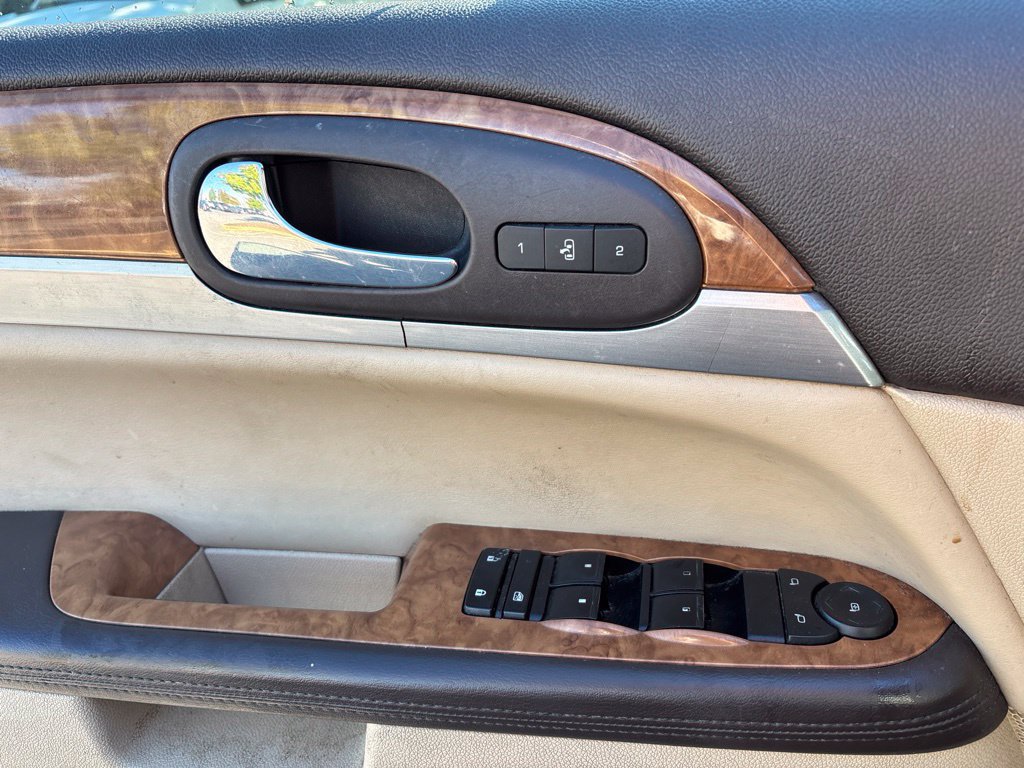 Used 2011 Buick Enclave CXL FWD image 14