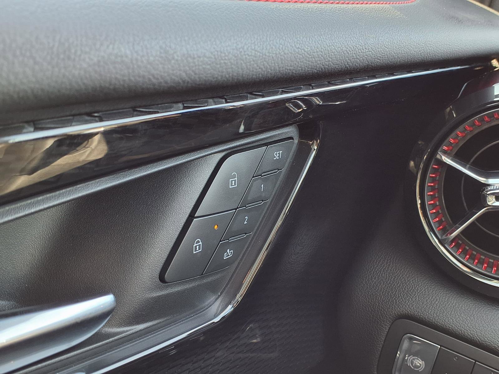 Used 2024 Chevrolet Blazer EV RS image 23