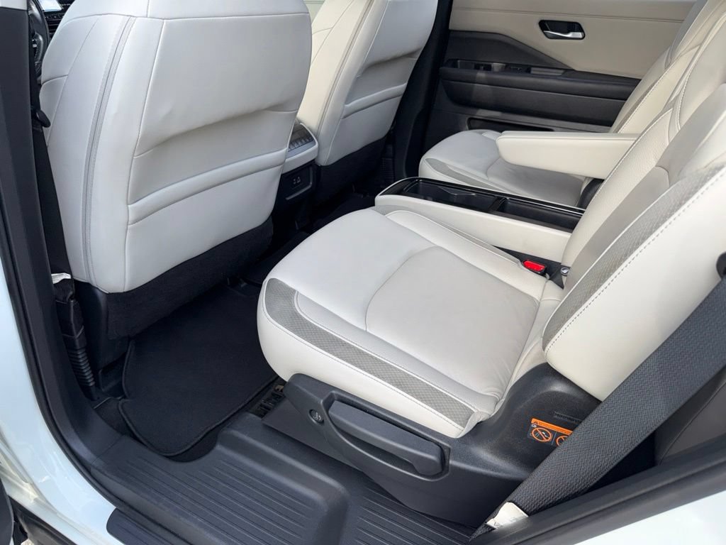 Used 2023 Nissan Pathfinder SL w/ SL Premium Package FWD image 28